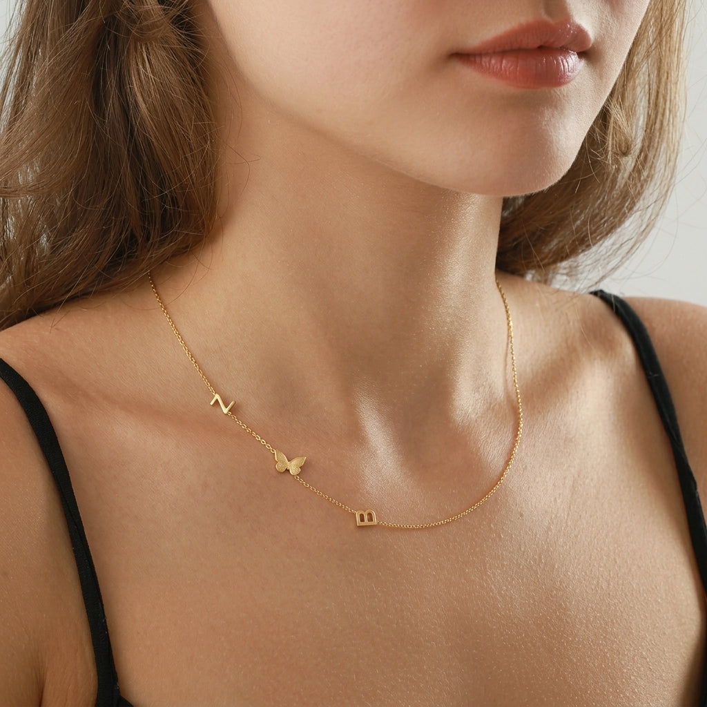 Collar de Iniciales Laterales