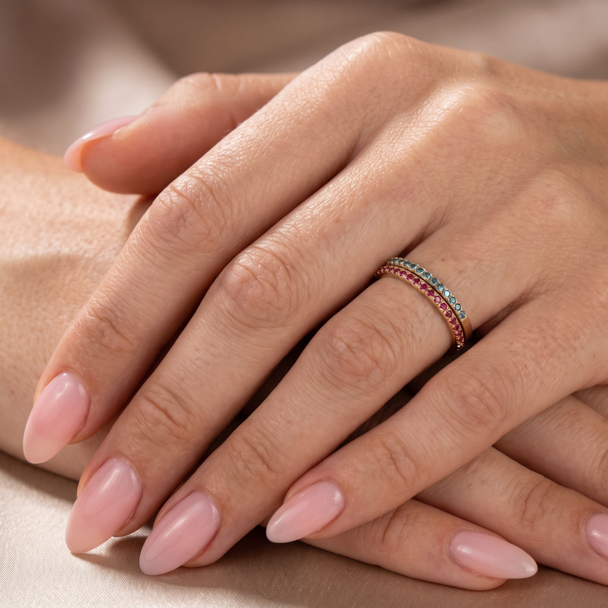 Anillo Delicado con Piedra de Nacimiento