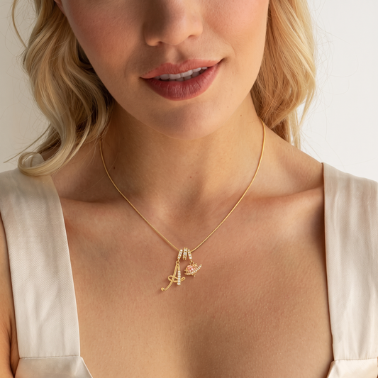 Collar con Piedra Corazón e Inicial