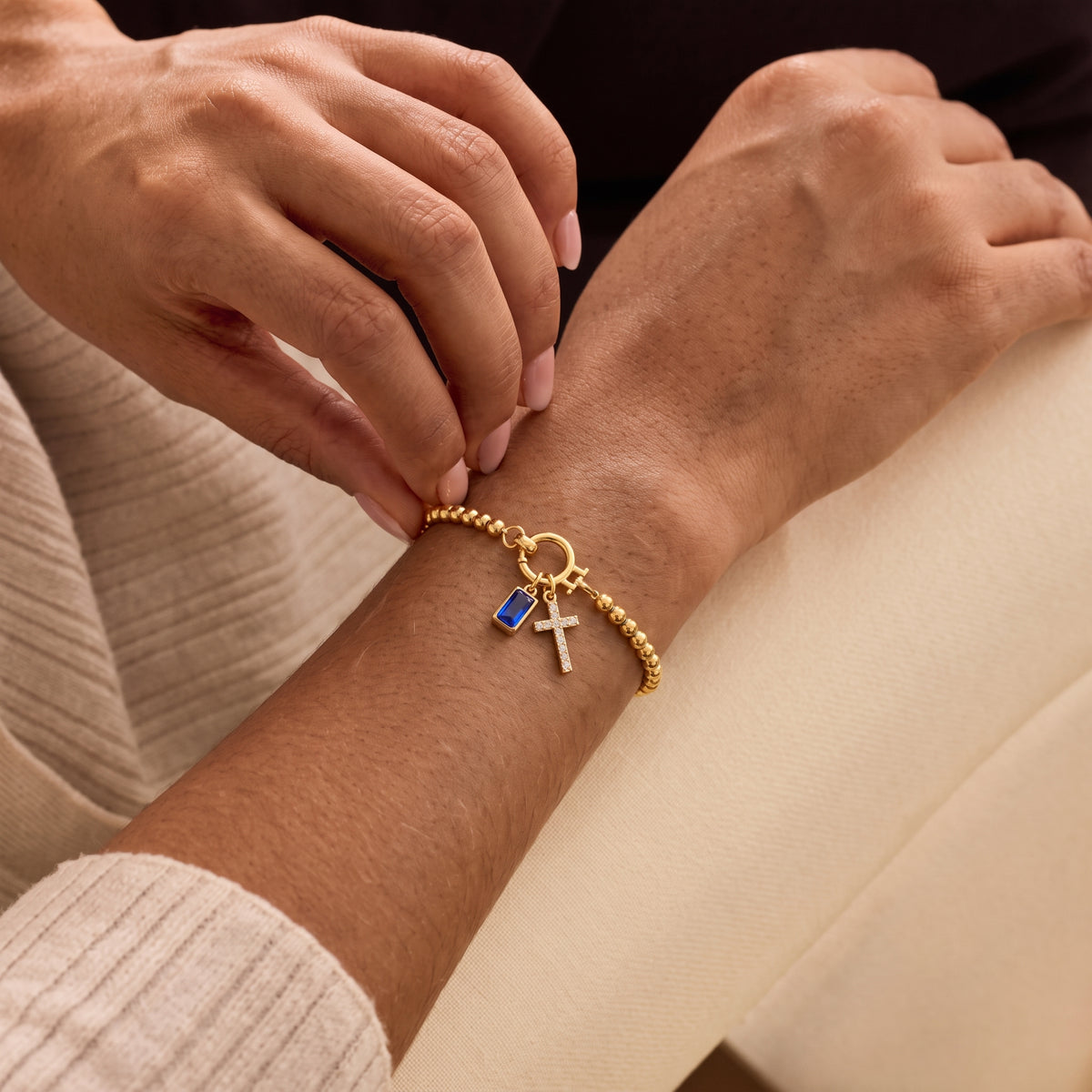 Pulsera de cruz con piedra natal