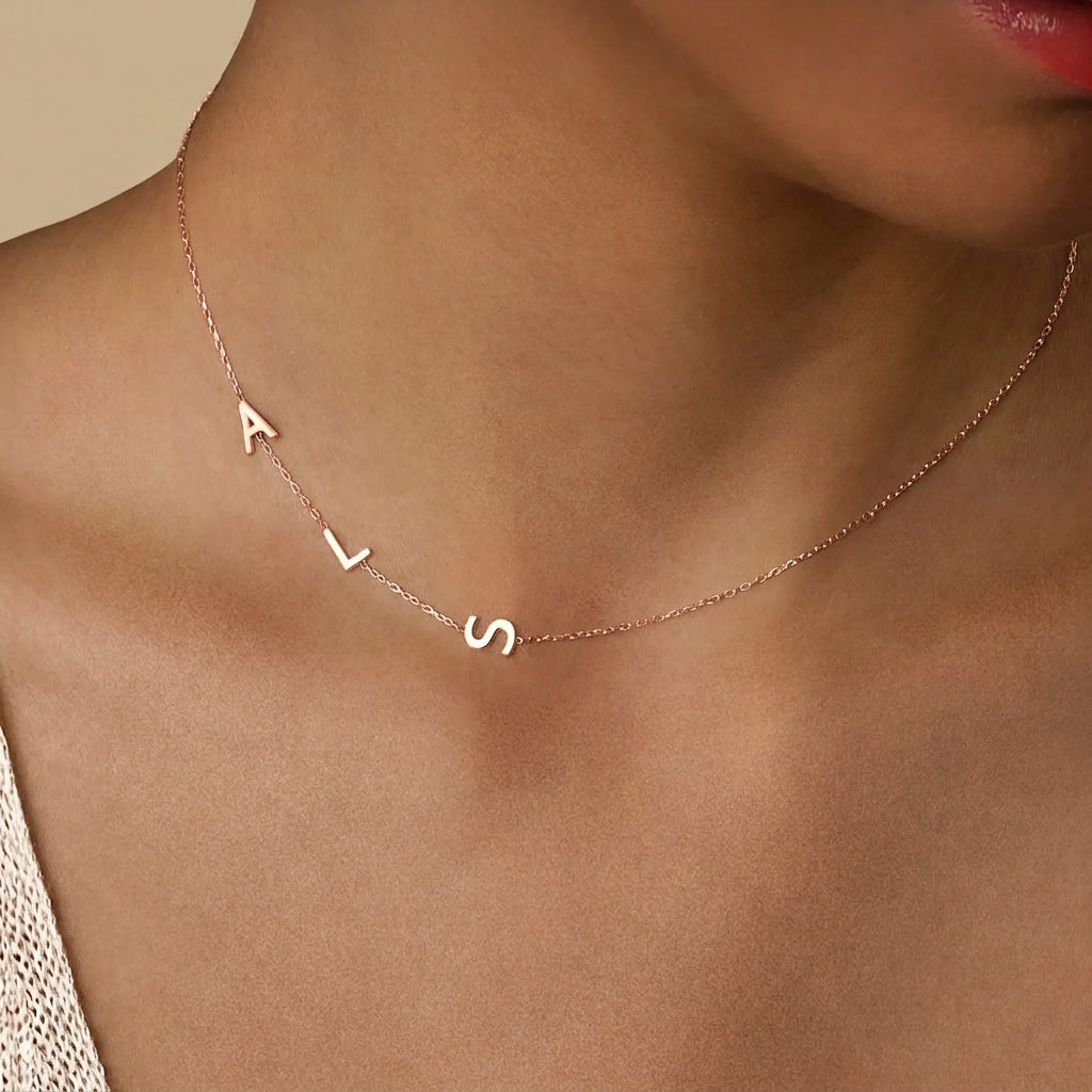 Collar de Iniciales Laterales