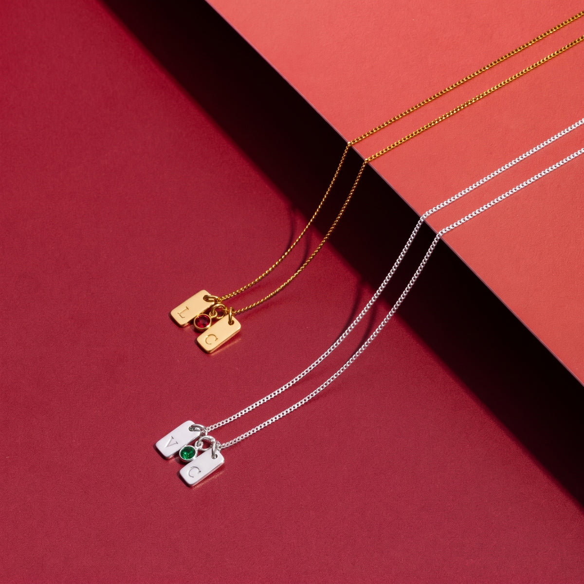 Collar de Iniciales y Piedra de Aniversario
