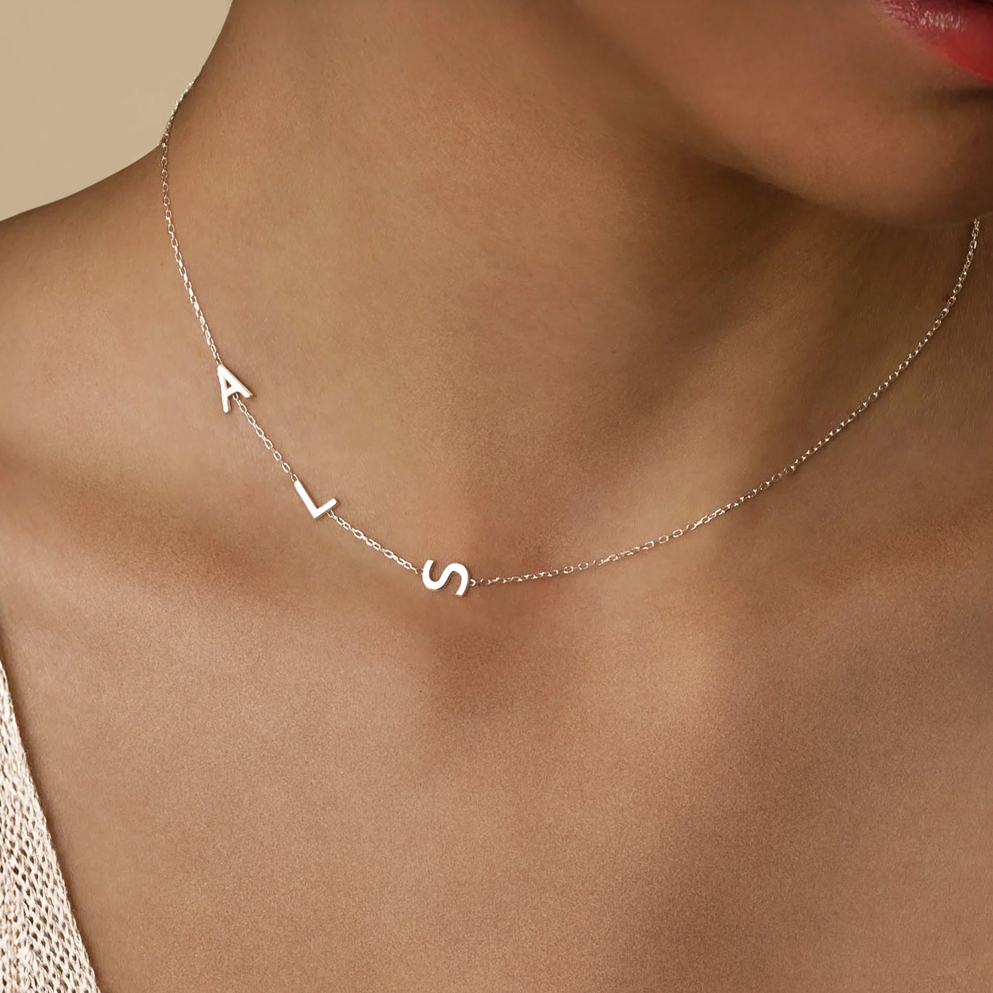 Collar de Iniciales Laterales