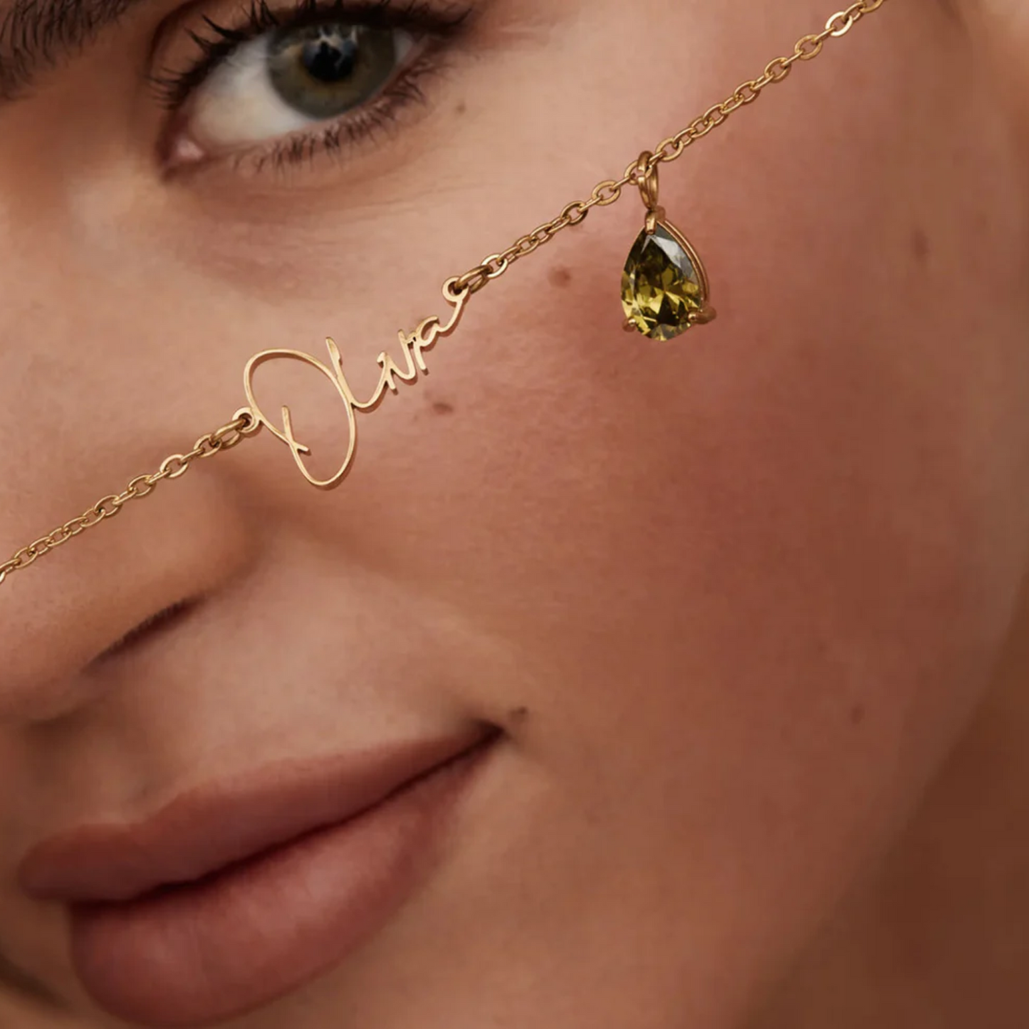 Collar personalizado con nombre y piedra