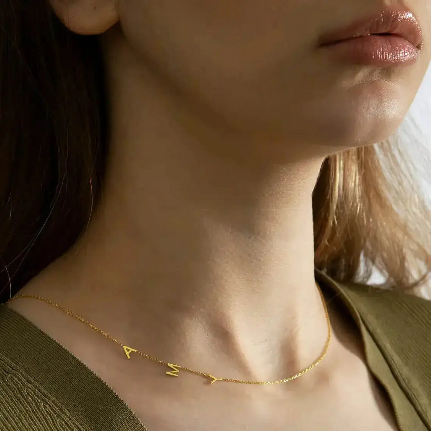 Collar de Iniciales Laterales