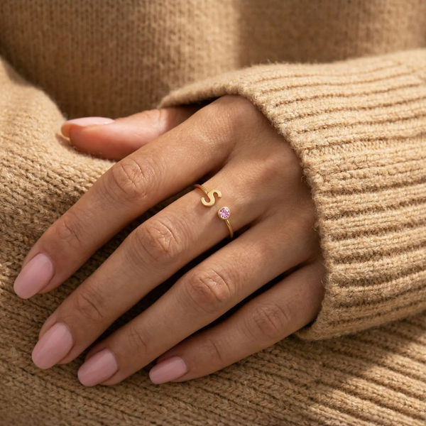 Anillo Ajustable con Inicial y Piedra de Nacimiento