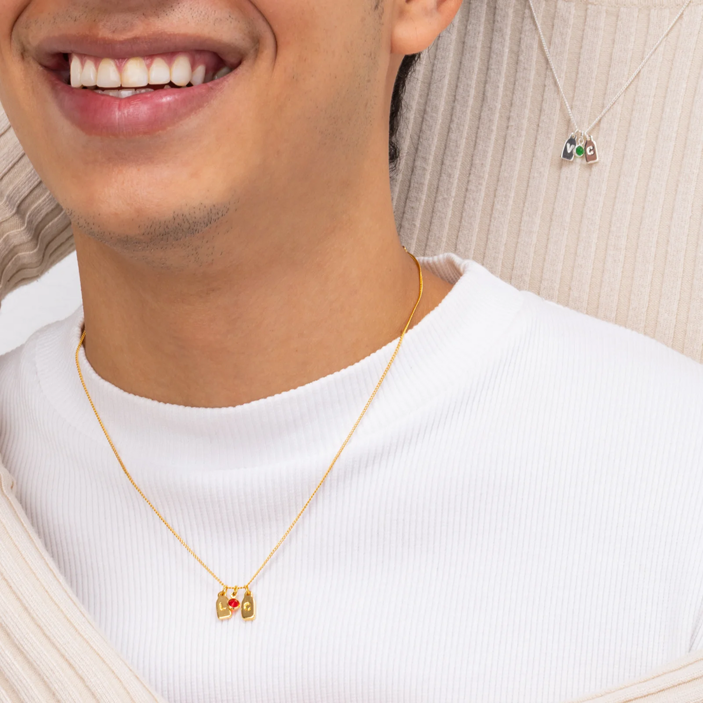 Collar de Iniciales y Piedra de Aniversario